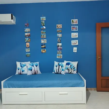 Ultreya - Free Street Parking *