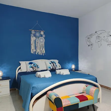 Ultreya - Free Street Parking *