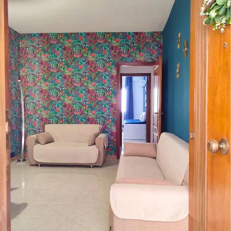 Ultreya - Free Street Parking Nyaraló